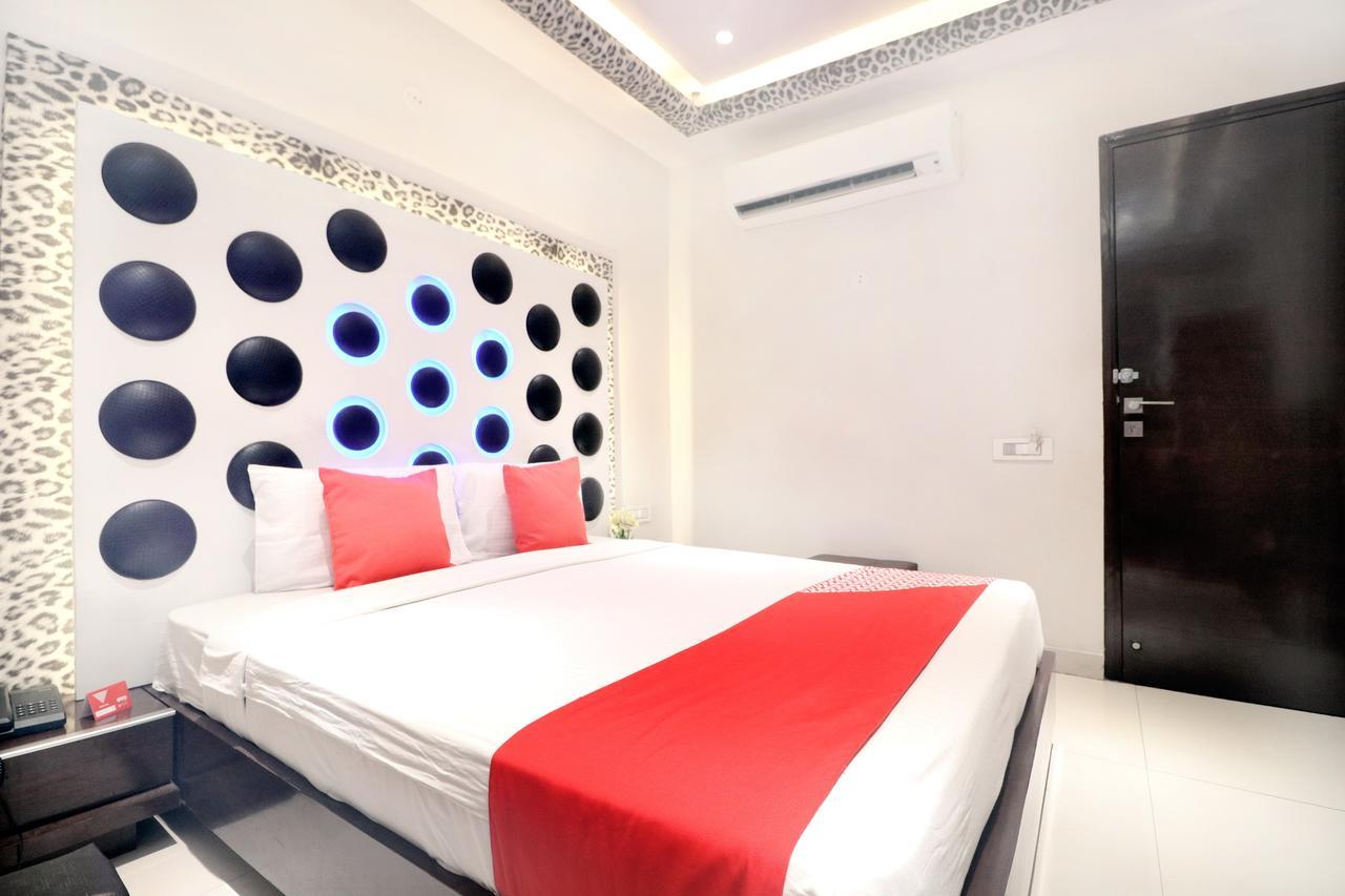 Oyo 14829 Hotel J Cruise Ludhijána Exteriér fotografie