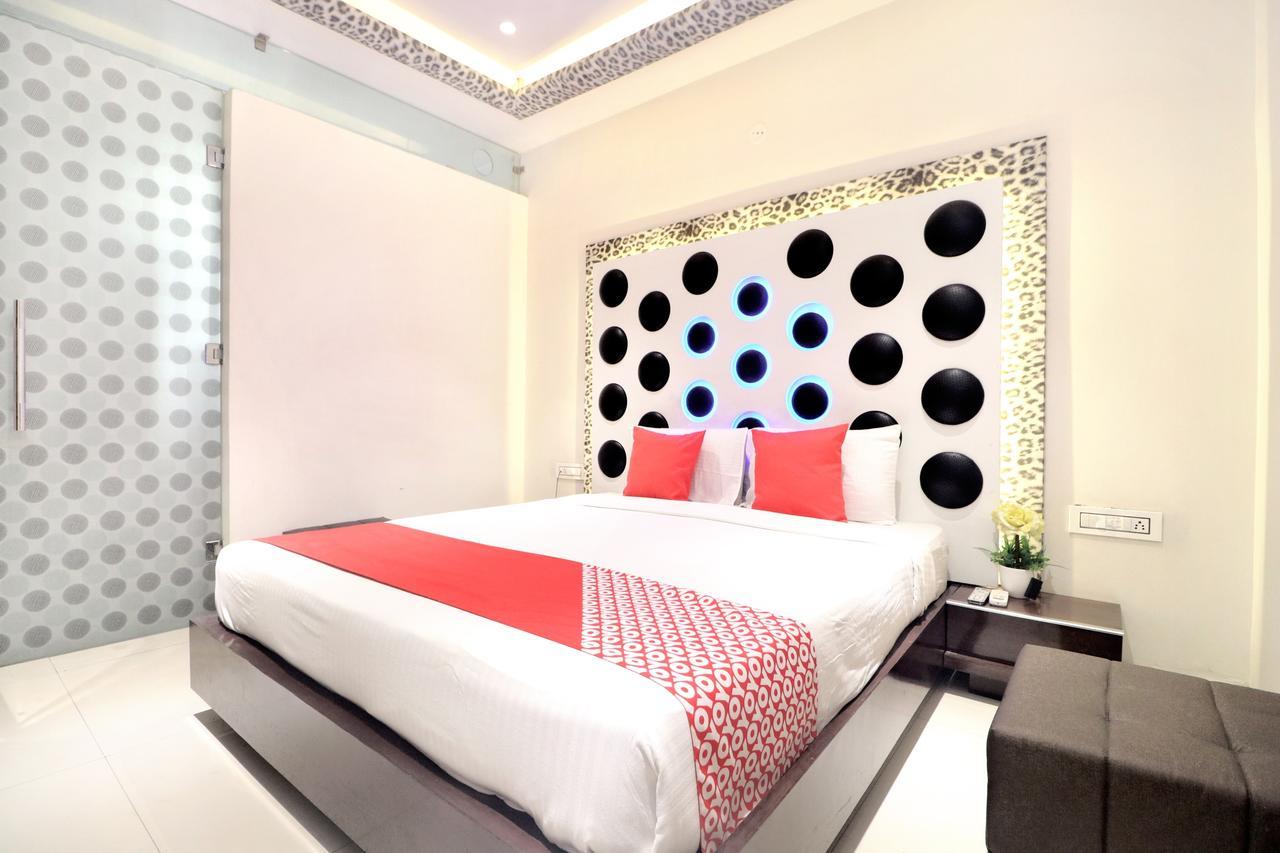 Oyo 14829 Hotel J Cruise Ludhijána Exteriér fotografie